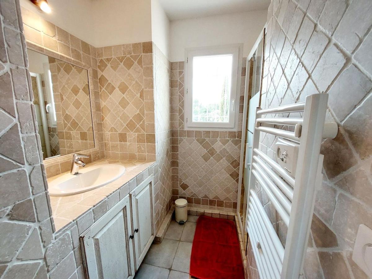 En Provence, Luberon, Villa Avec Piscine A Maubec Eksteriør bilde