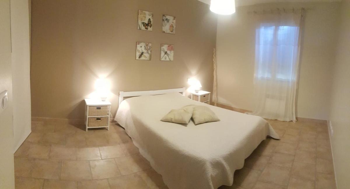 En Provence, Luberon, Villa Avec Piscine A Maubec Eksteriør bilde